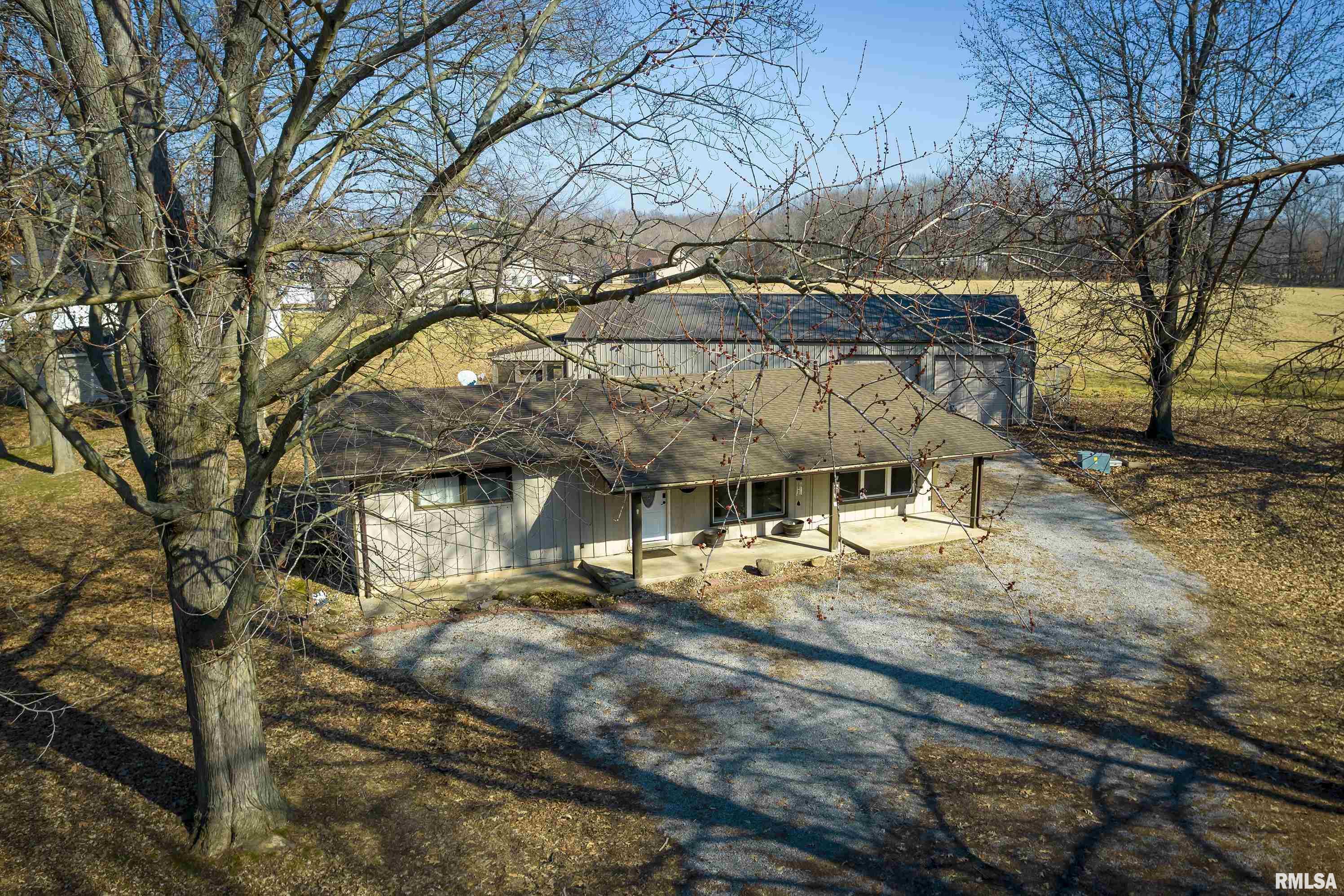 2220 Weaver Road Herrin, IL 62948 - Photo 3 of 36 Gallery Image 3