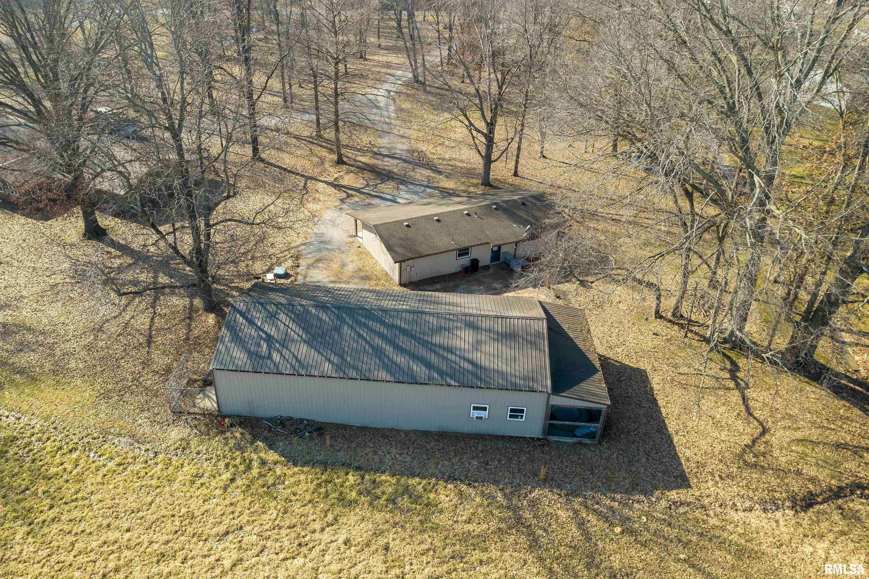 2220 Weaver Road Herrin, IL 62948 - Photo 33 of 36 Gallery Image 33
