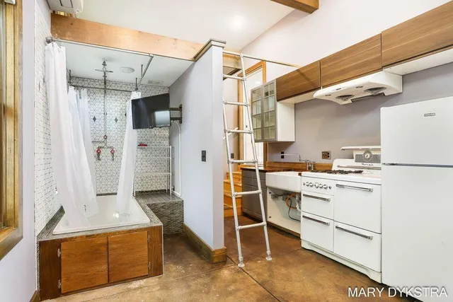 $330,000 | 1019 Calvin Avenue Southeast, Grand Rapids, MI 49506