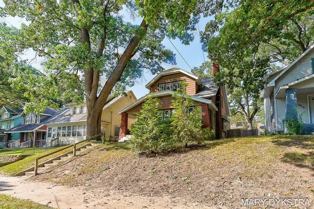 $330,000 | 1019 Calvin Avenue Southeast, Grand Rapids, MI 49506