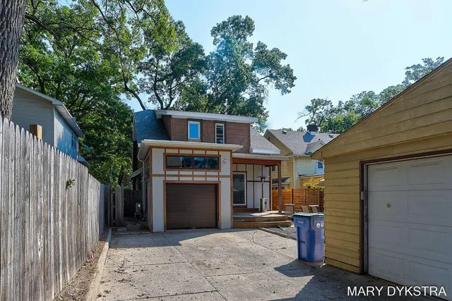 $330,000 | 1019 Calvin Avenue Southeast, Grand Rapids, MI 49506