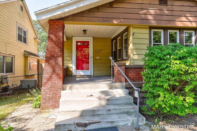 $330,000 | 1019 Calvin Avenue Southeast, Grand Rapids, MI 49506