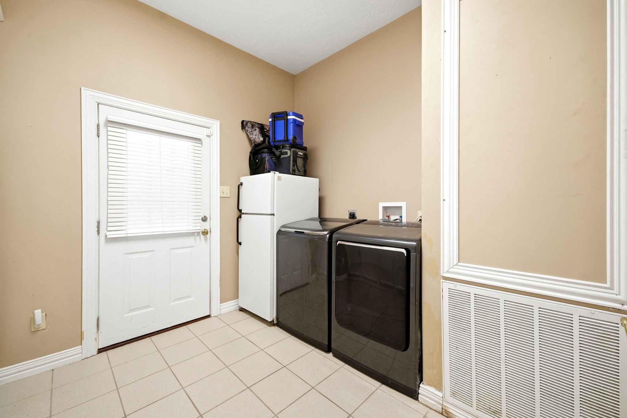 144 Wood Farm Road Huntsville, TX 77320 - Photo 24 of 50 a utility room with dryer and washer