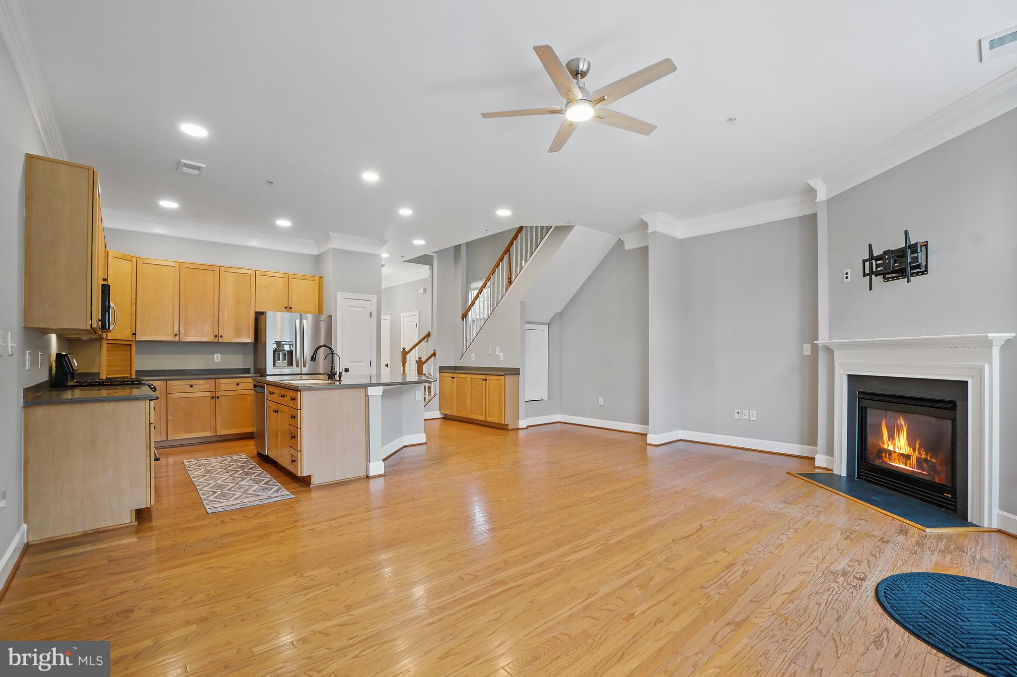 23416 Clarksridge Road Clarksburg, MD 20871 - Photo 11 of 30 Living