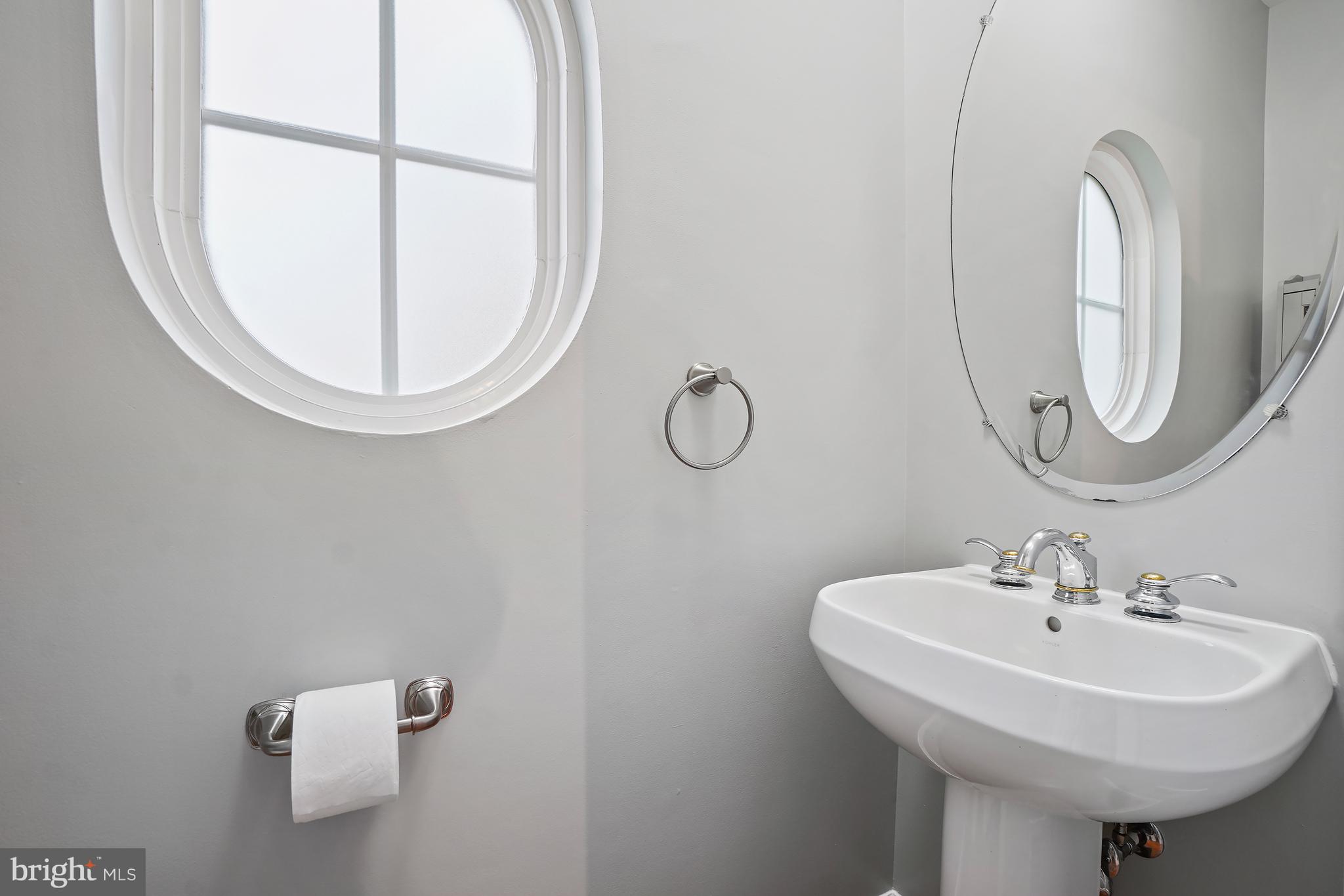 23416 Clarksridge Road Clarksburg, MD 20871 - Photo 12 of 30 Powder Room