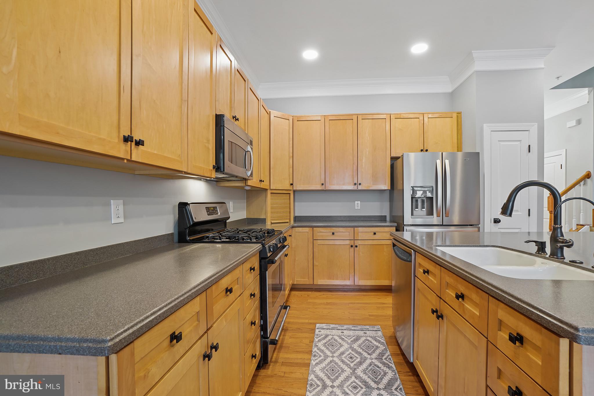 23416 Clarksridge Road Clarksburg, MD 20871 - Photo 8 of 30 Kitchen