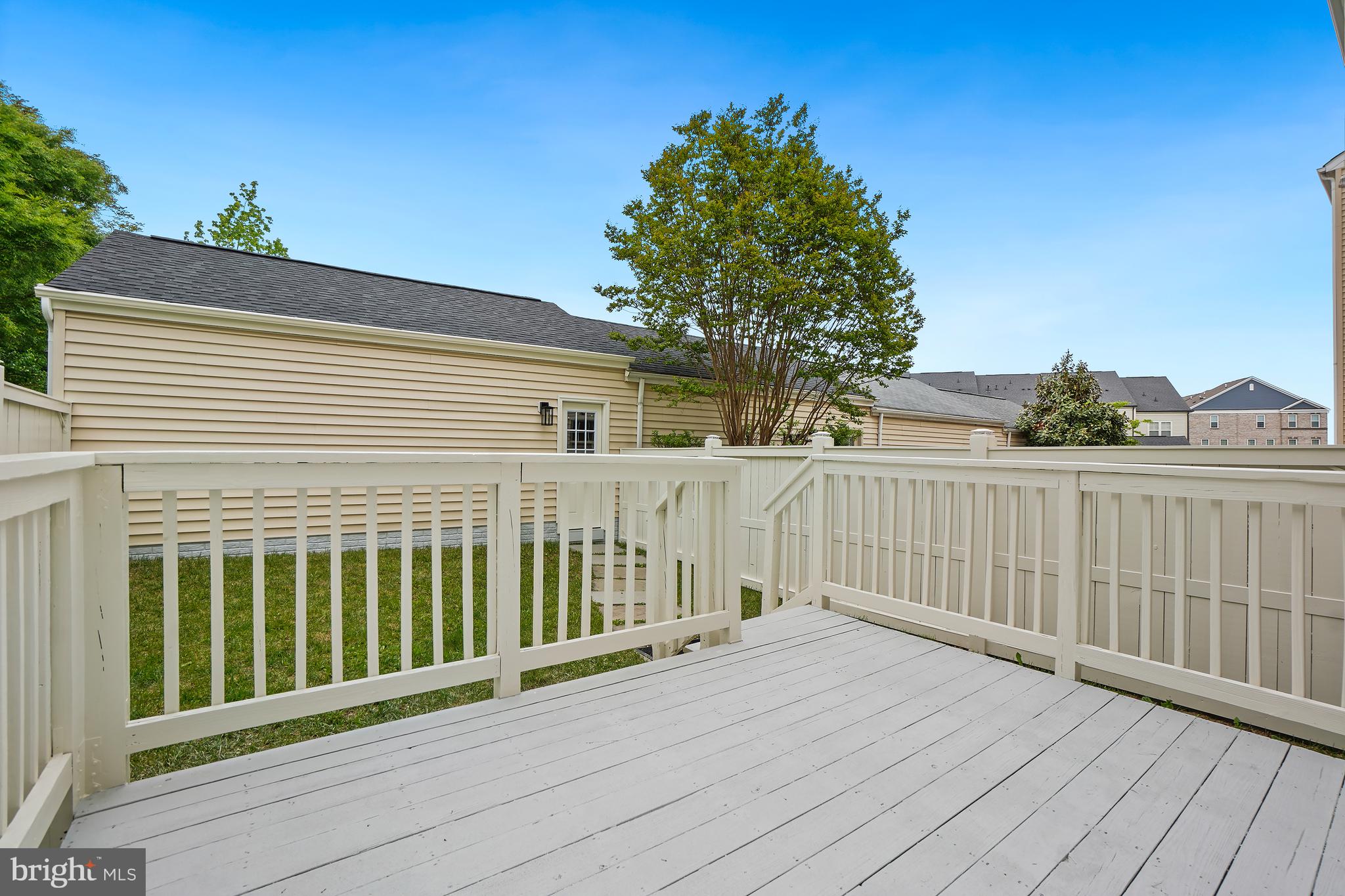 23416 Clarksridge Road Clarksburg, MD 20871 - Photo 10 of 30 Deck