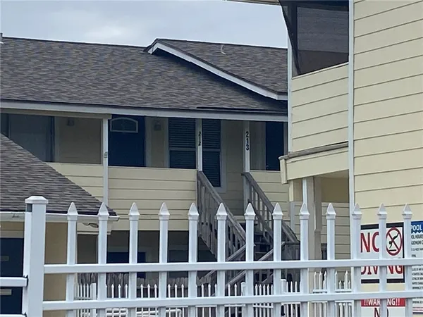 $1,200 | 1011 Ennis Joslin Road, Unit 212, Corpus Christi, TX 78412