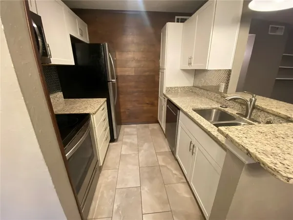 $1,200 | 1011 Ennis Joslin Road, Unit 212, Corpus Christi, TX 78412