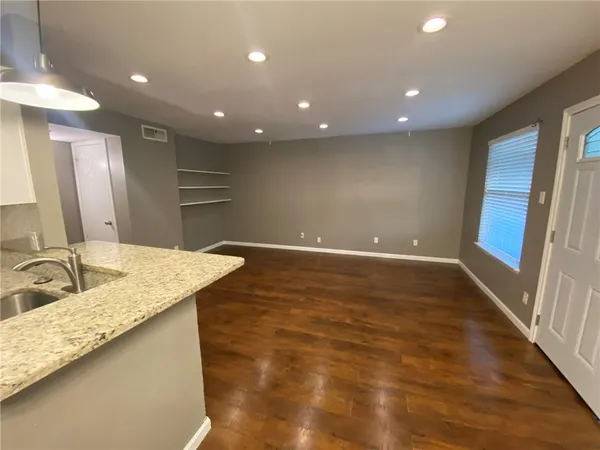 $1,200 | 1011 Ennis Joslin Road, Unit 212, Corpus Christi, TX 78412