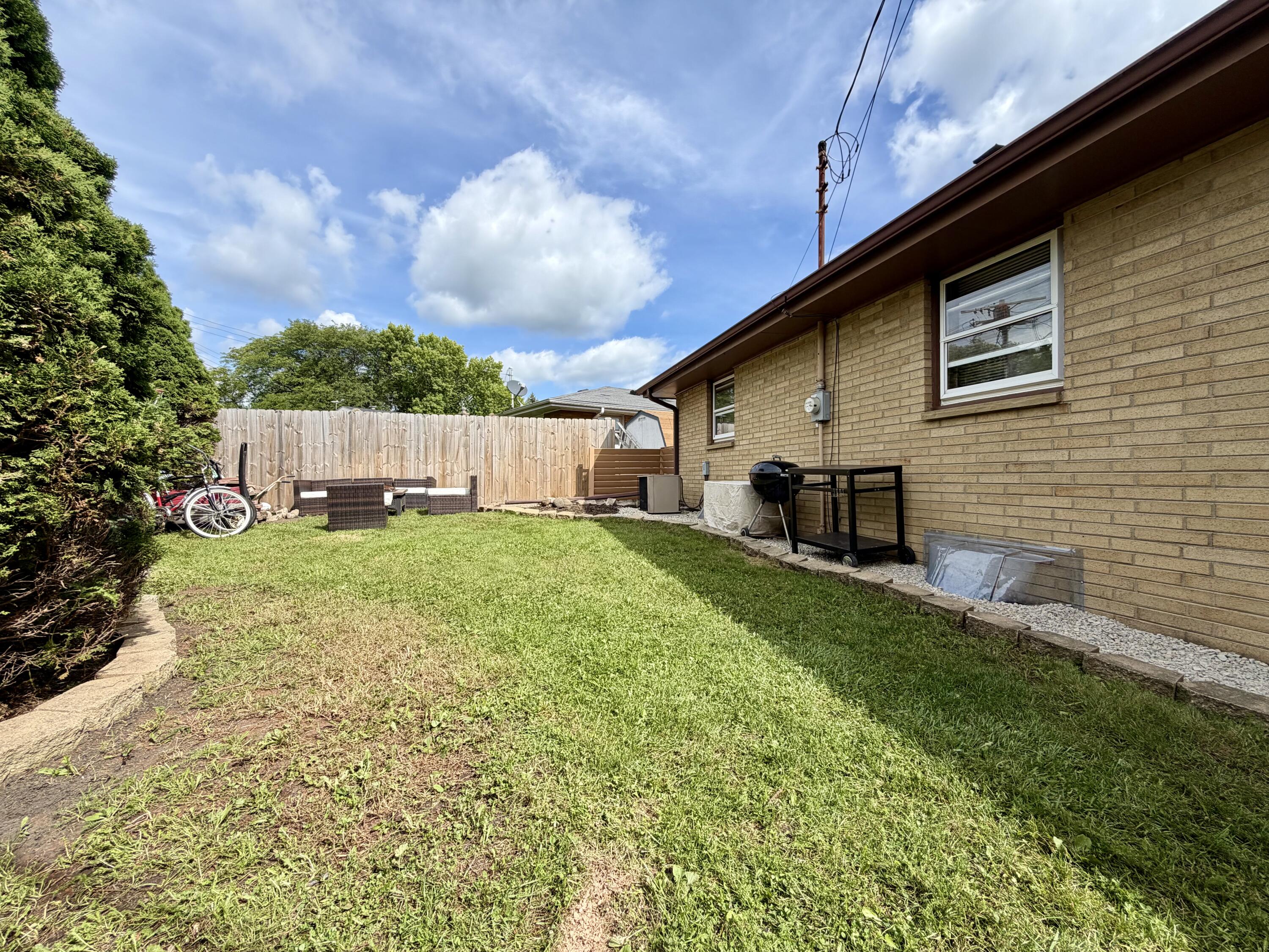 1014 Fairway Drive Racine, WI 53405 - Photo 7 of 16 Backyard