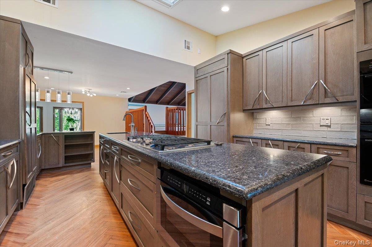 151 Seaman Neck Road Dix Hills, NY 11746 - Photo 8 of 35