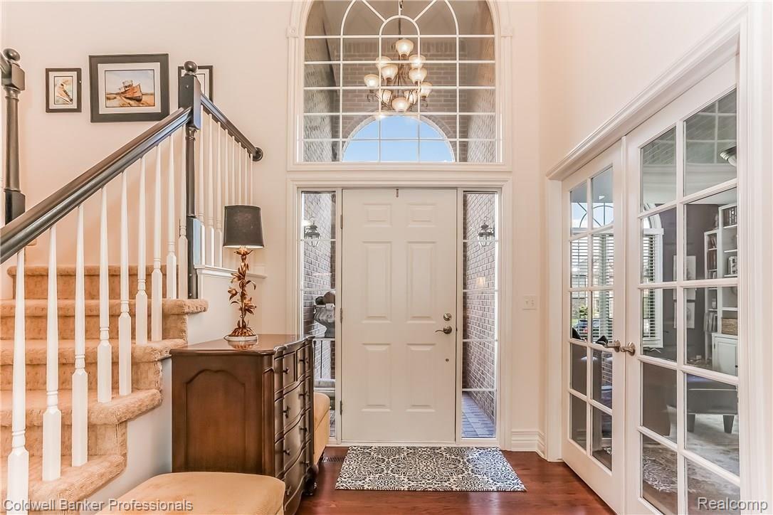 3445 Cascade Circle Rochester, MI 48307 - Photo 4 of 61 004-Foyer-3194151-large.jpg