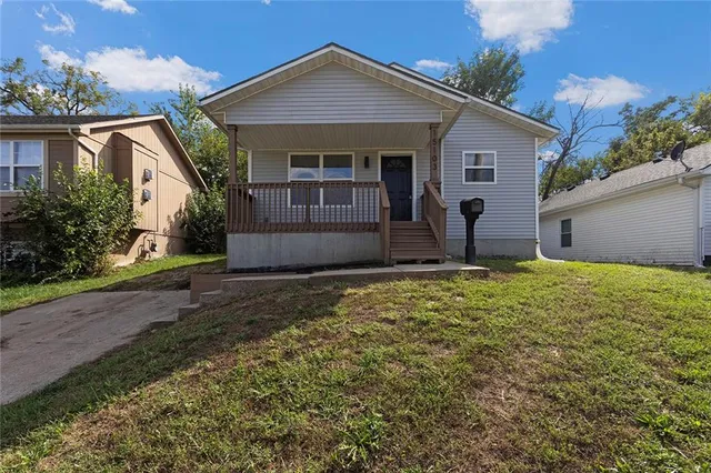 $184,500 | 15103 East Truman Road, Independence, MO 64050