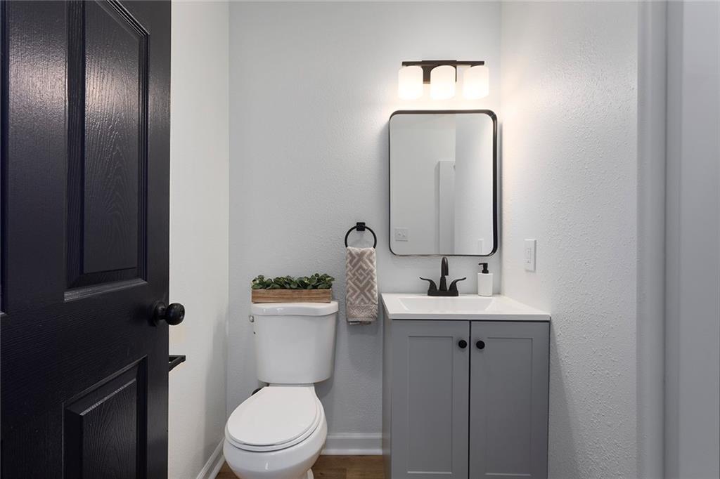 15103 East Truman Road Independence, MO 64050 - Photo 13 of 27