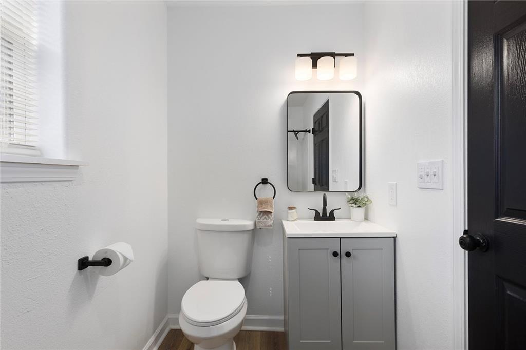 15103 East Truman Road Independence, MO 64050 - Photo 17 of 27