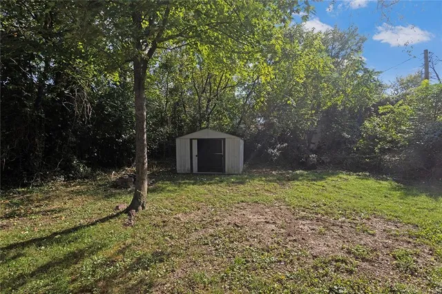 $184,500 | 15103 East Truman Road, Independence, MO 64050