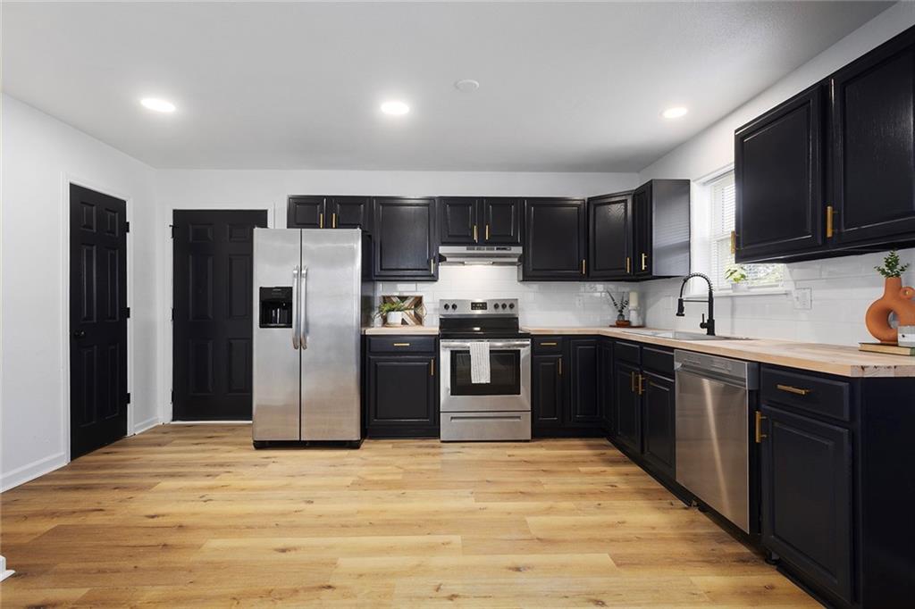 15103 East Truman Road Independence, MO 64050 - Photo 8 of 27