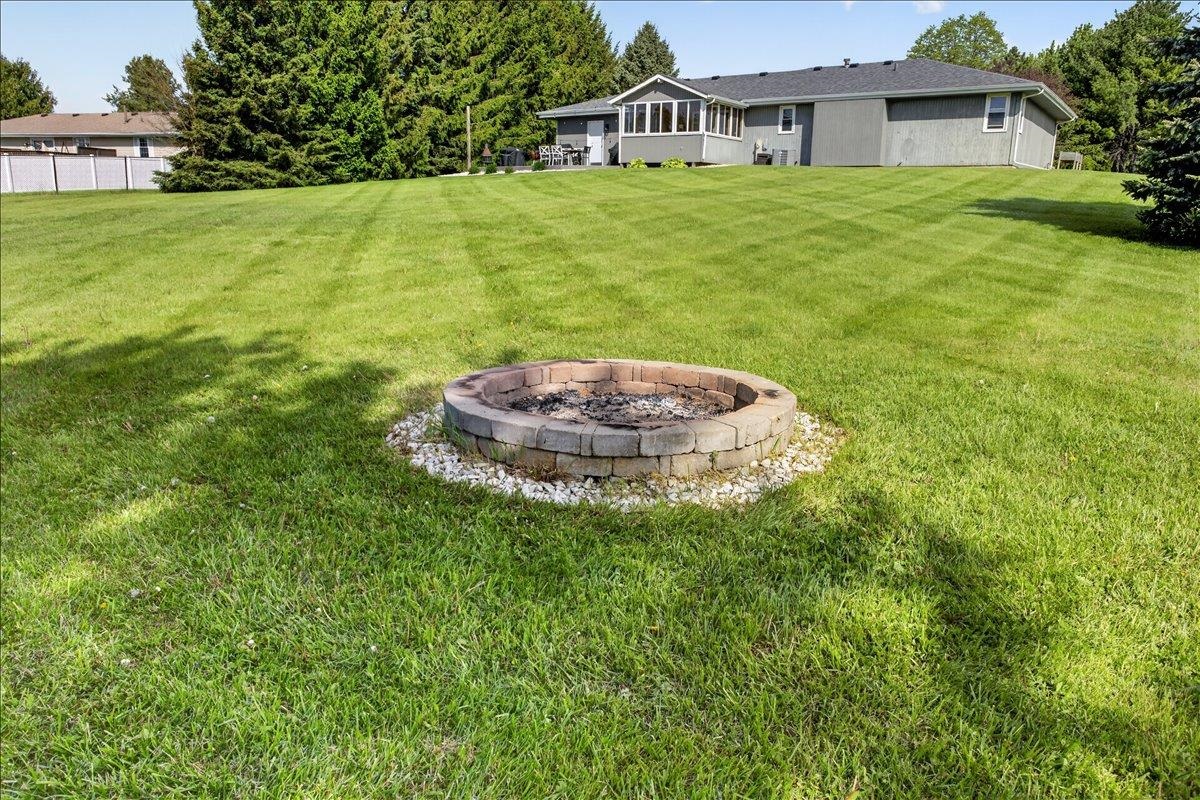 6137 Upper Ridge Way Roscoe, IL 61073 - Photo 35 of 48