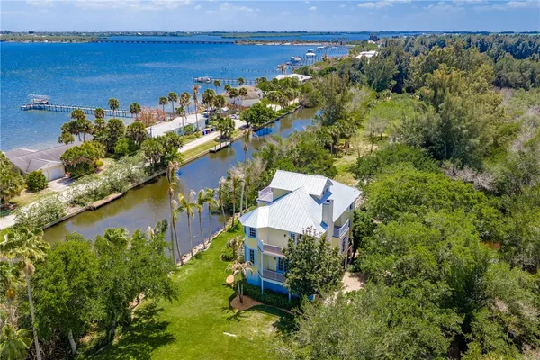 $2,100,000 | 9115 44th Avenue, Sebastian, FL 32958