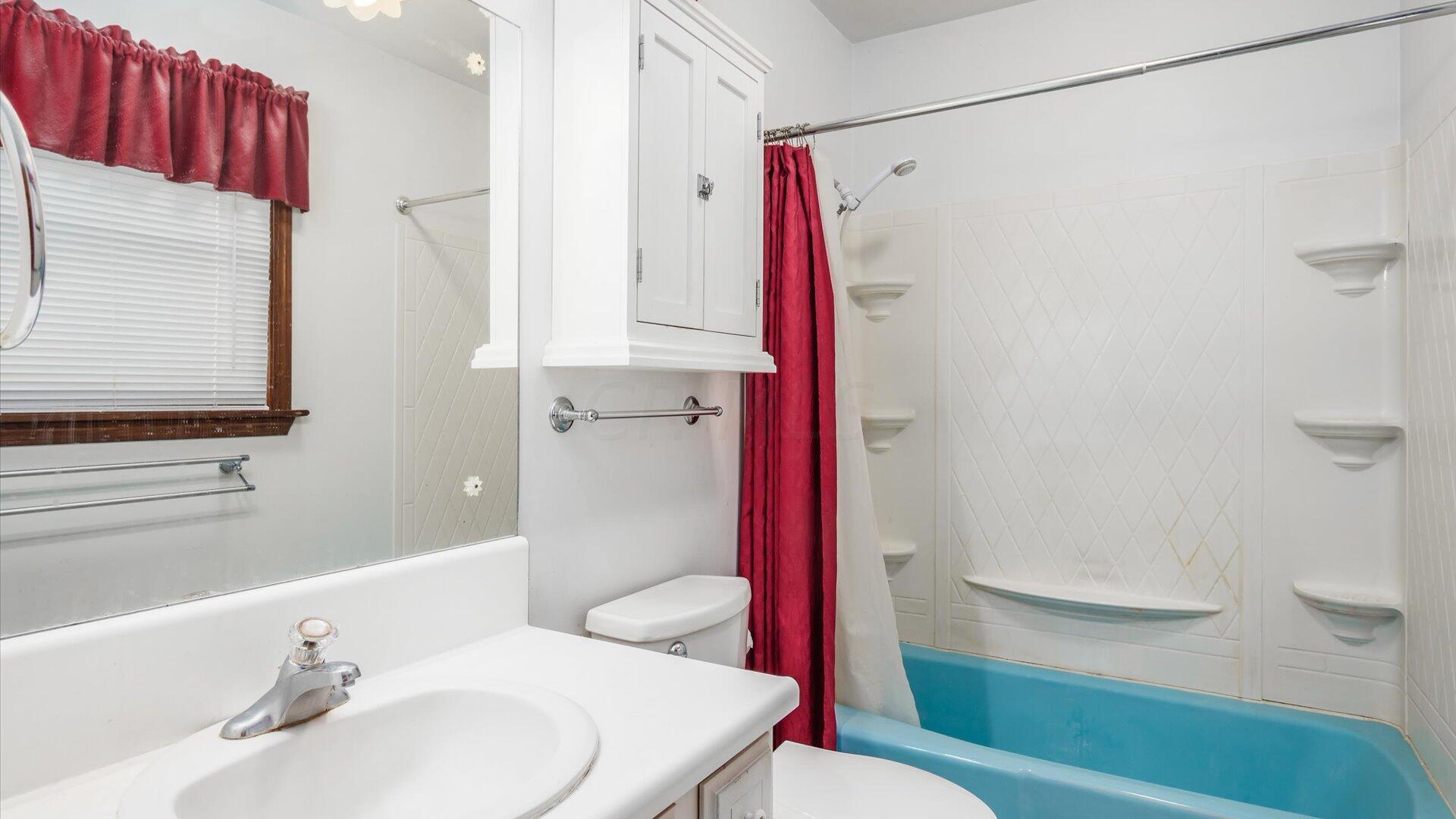 1055 West Union Road Norwich, OH 43767 - Photo 20 of 37 21-z 1055 W Union038