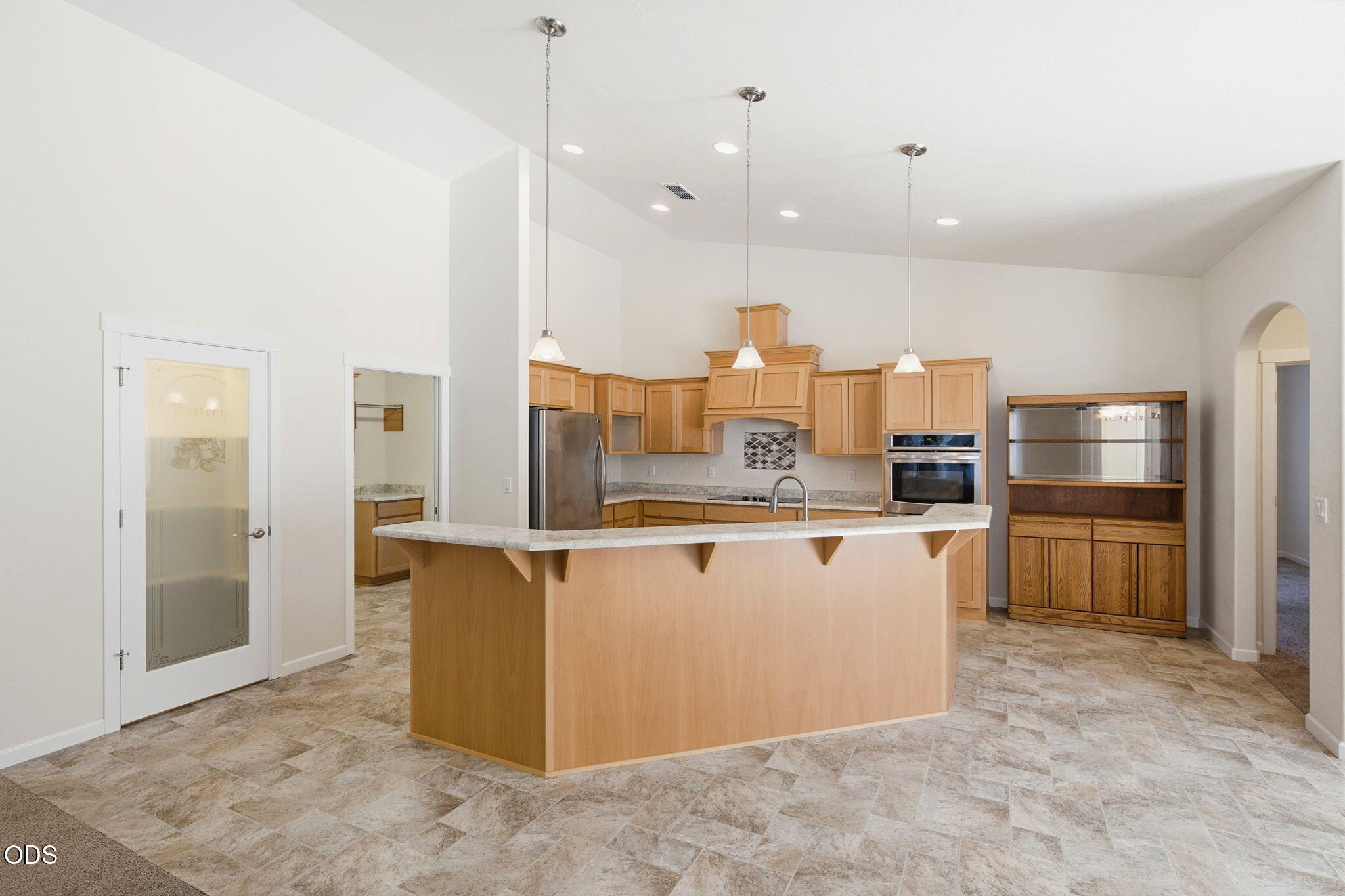 101 Southeast Yorktown Road Grants Pass, OR 97527 - Photo 5 of 27