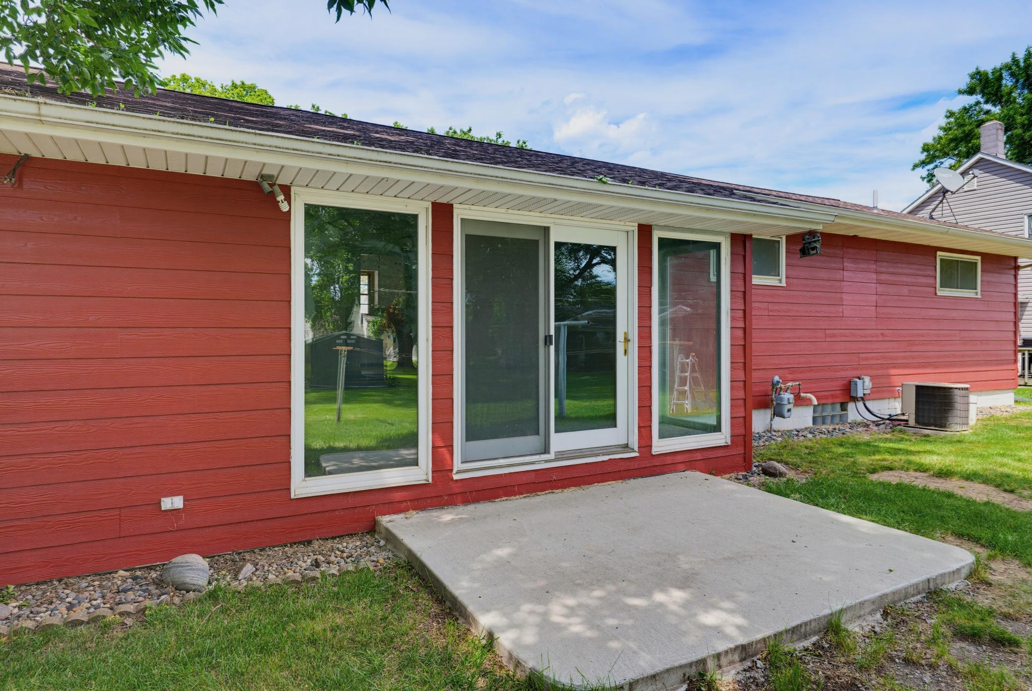 821 Ash Avenue Bird Island, MN 55310 - Photo 12 of 22