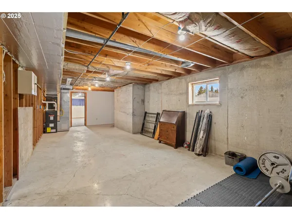 a view of a room with an empty space