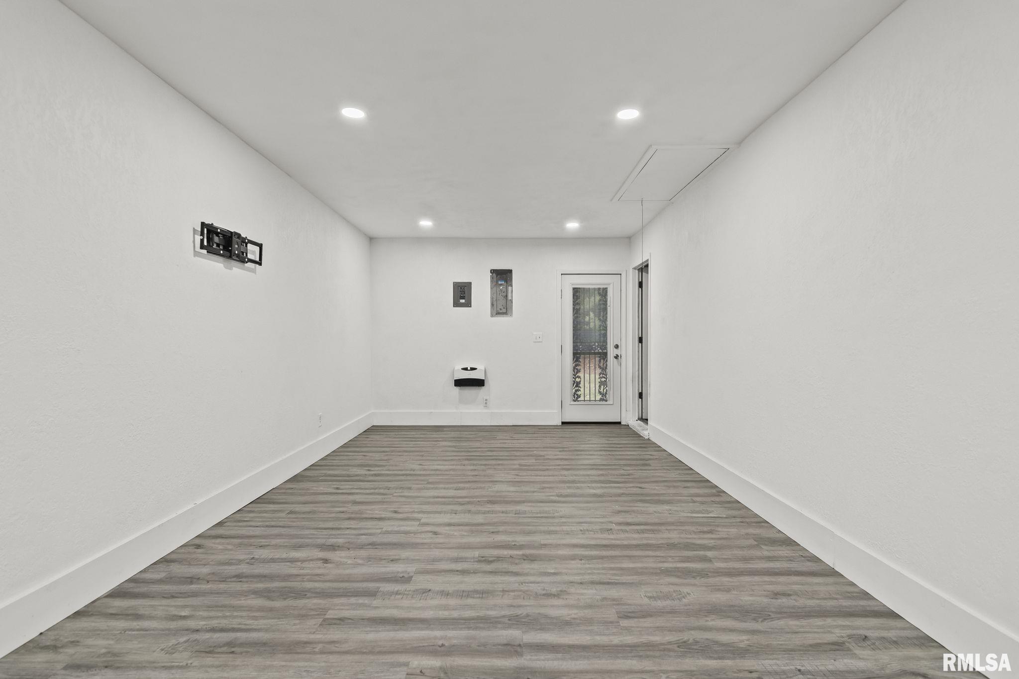 4013 South Milan Road Springfield, IL 62703 - Photo 13 of 36