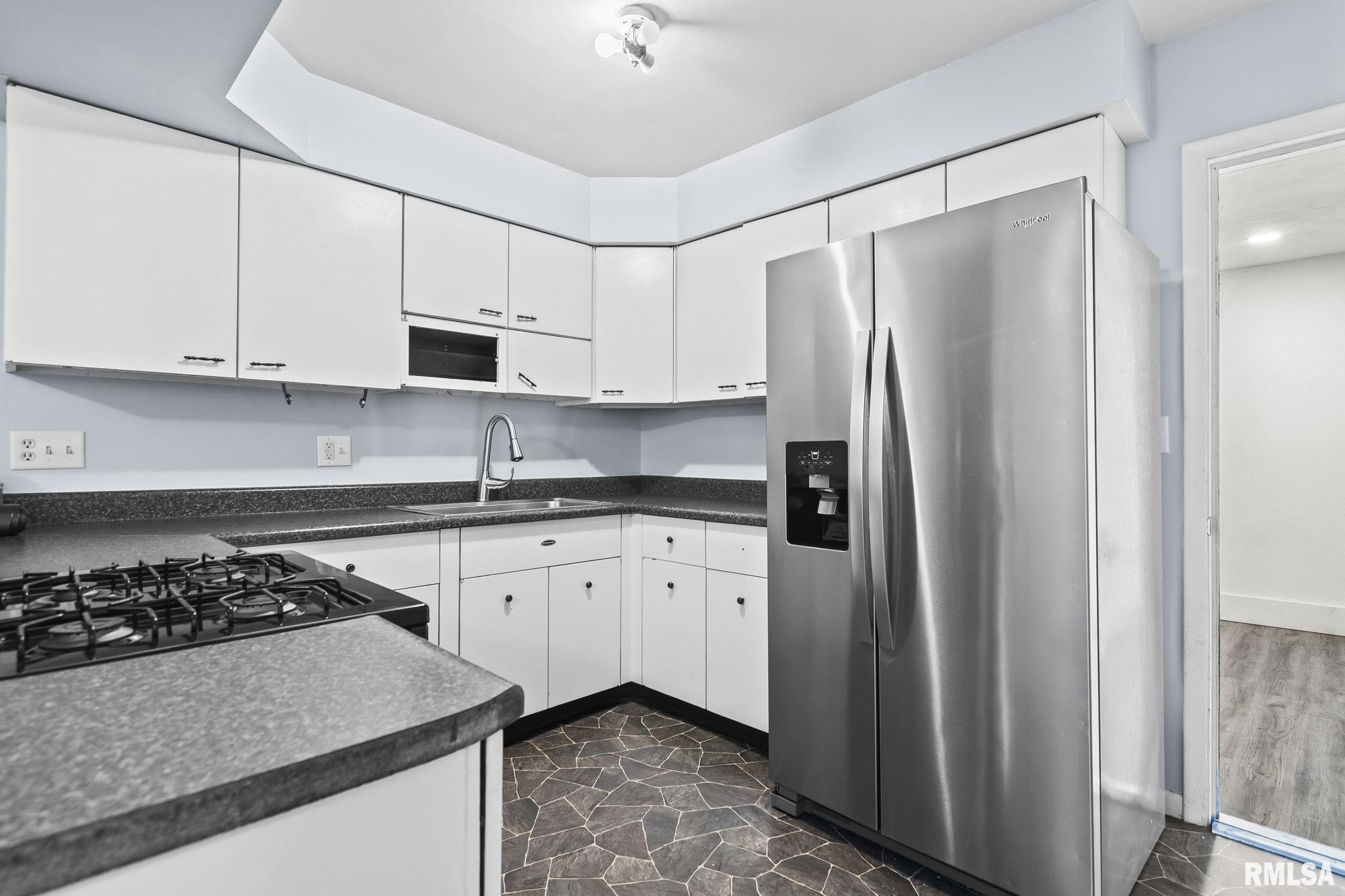 4013 South Milan Road Springfield, IL 62703 - Photo 9 of 36