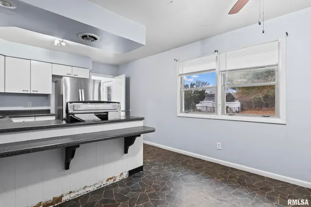 $185,000 | 4013 South Milan Road, Springfield, IL 62703