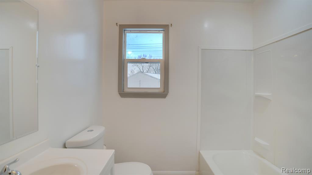 6621 Fleming Road Flint, MI 48504 - Photo 13 of 24