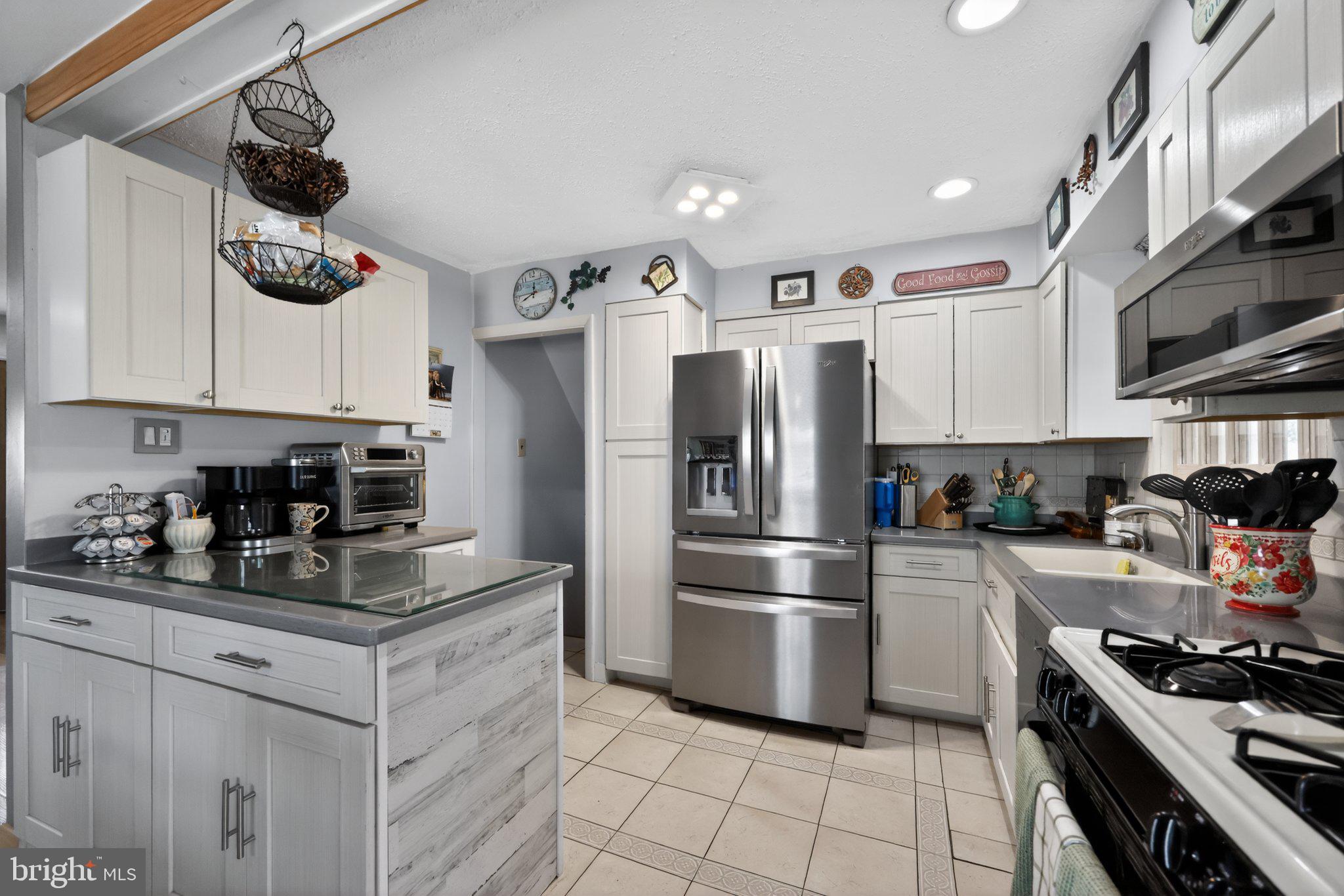 1121 Wynnbrook Road Secane, PA 19018 - Photo 18 of 36 Modern kitchen with sleek finishes.