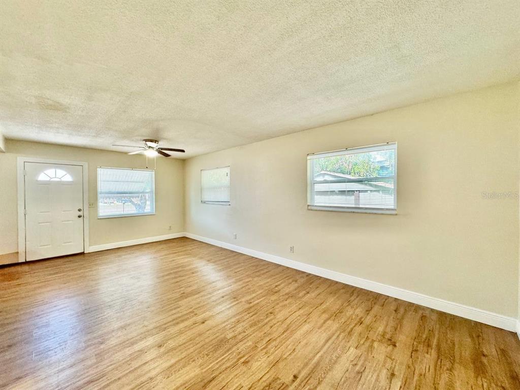 865 Trotter Road Largo, FL 33770 - Photo 4 of 20 Gallery Image 4