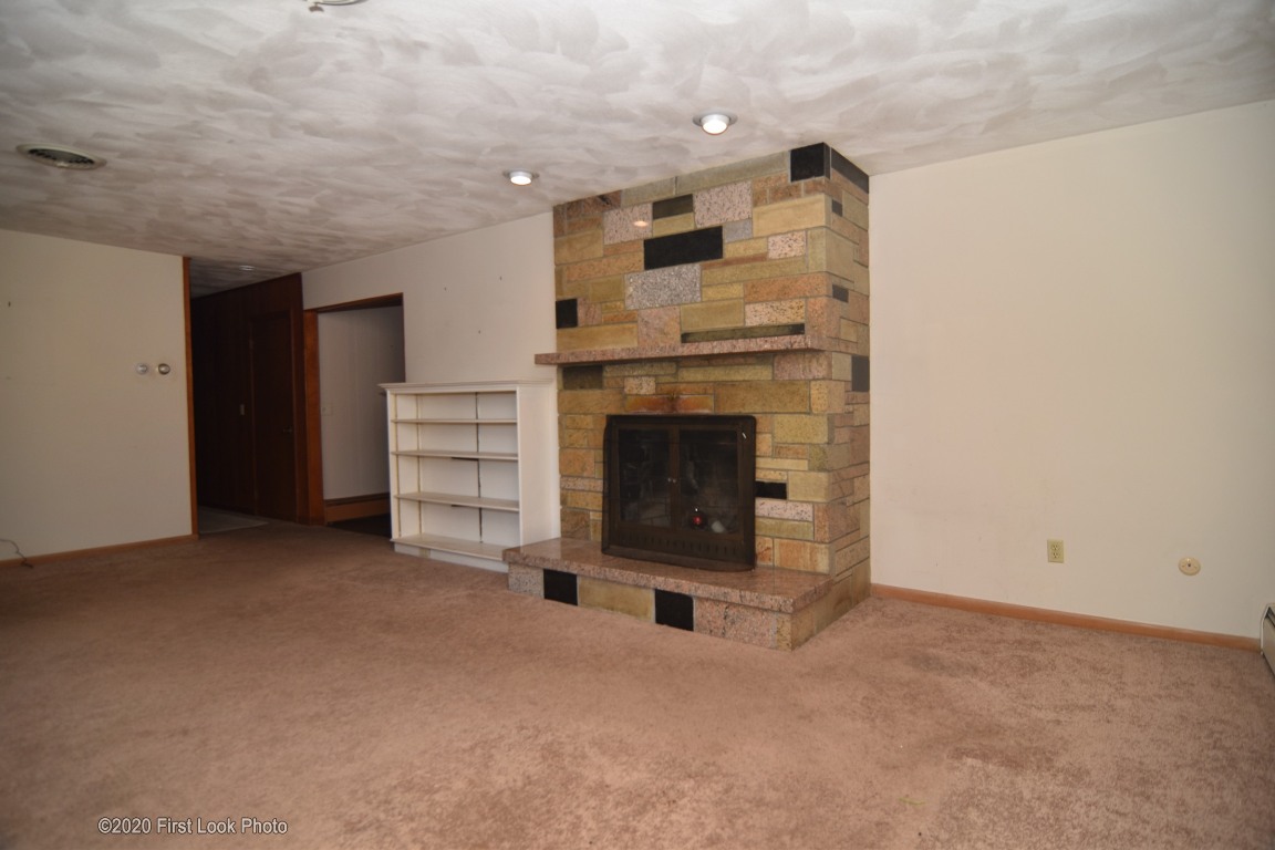 241 Harris Road Smithfield, RI 02917 - Photo 12 of 35 Gallery Image 12