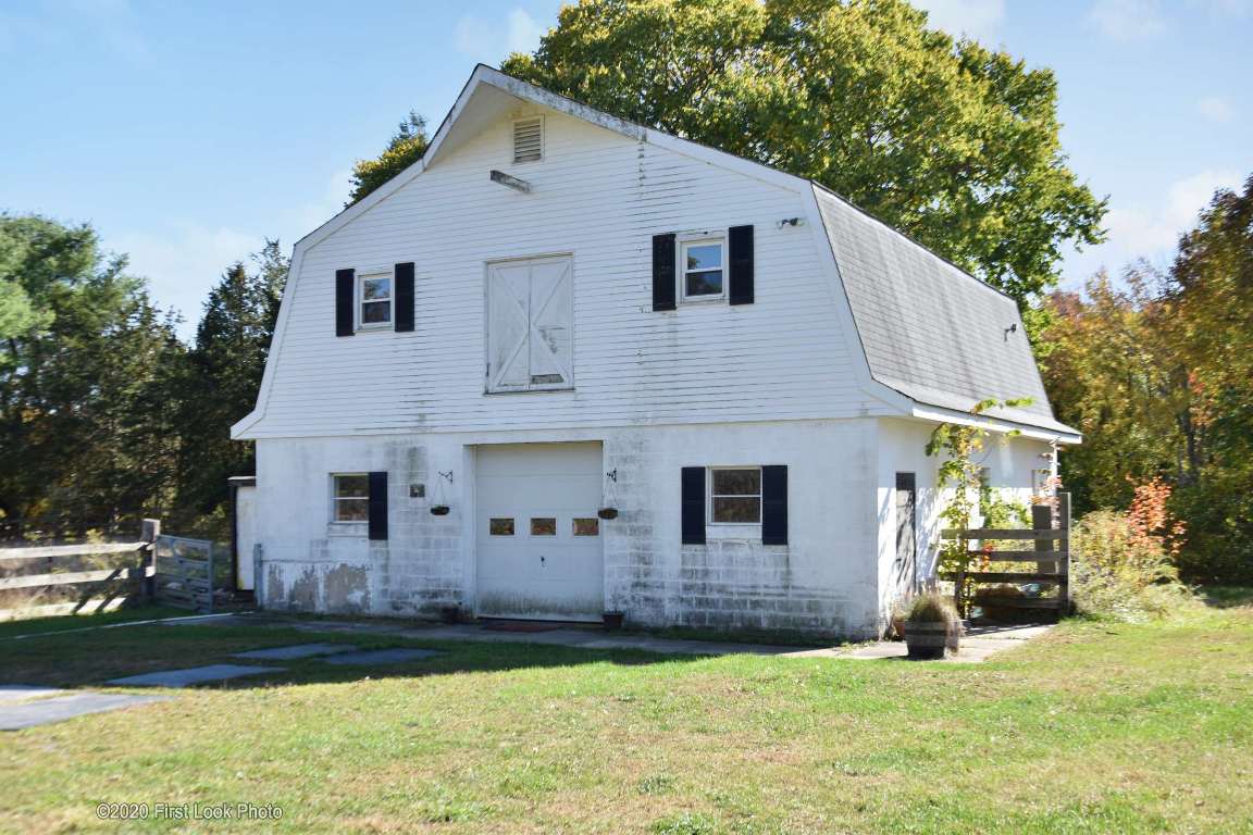 241 Harris Road Smithfield, RI 02917 - Photo 30 of 35 Gallery Image 30