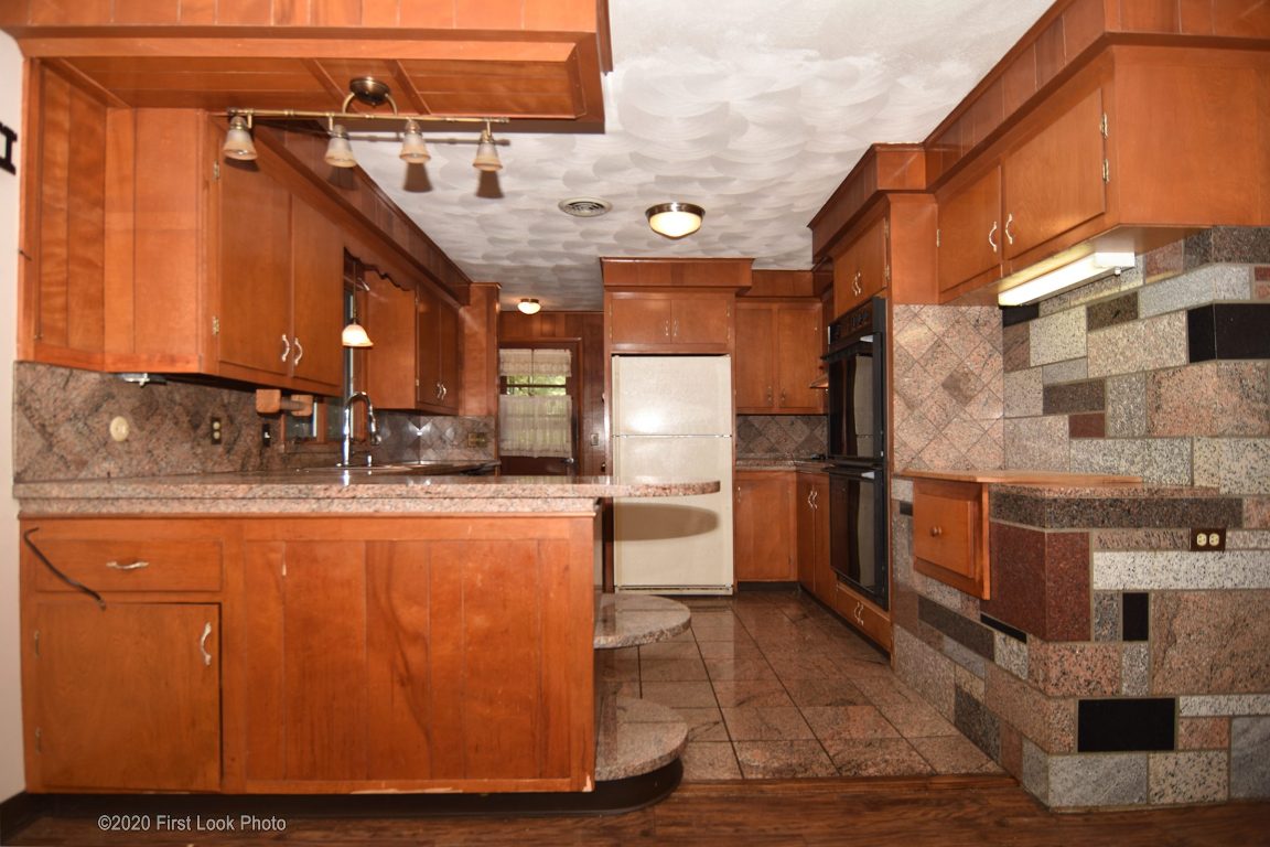 241 Harris Road Smithfield, RI 02917 - Photo 8 of 35 Gallery Image 8
