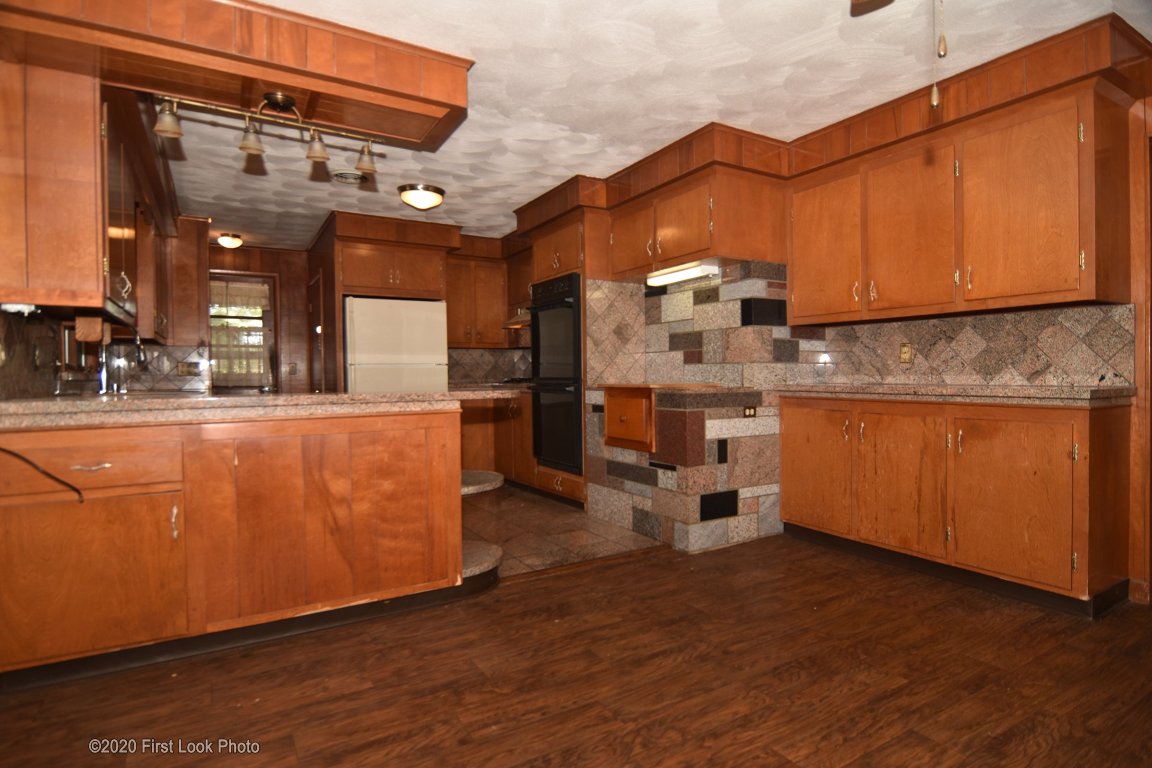 241 Harris Road Smithfield, RI 02917 - Photo 10 of 35 Gallery Image 10