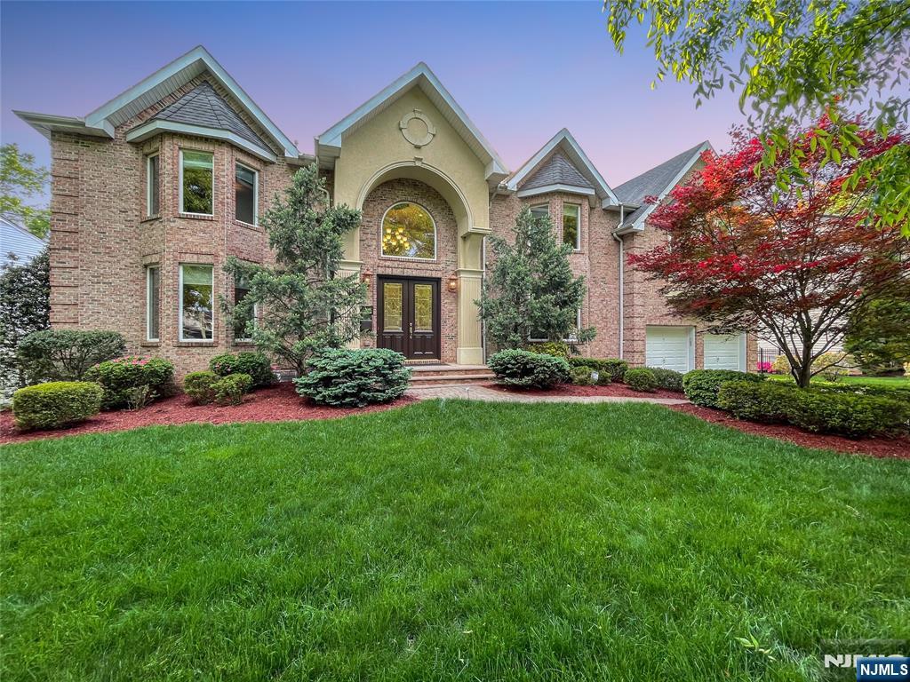 445 Nevada Street Paramus, NJ 07652 - Photo 4 of 50