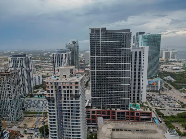 $6,800 | 601 Northeast 1st Avenue, Unit 2905, Miami, FL 33132