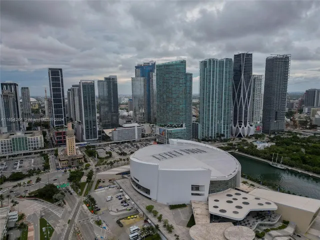 $6,800 | 601 Northeast 1st Avenue, Unit 2905, Miami, FL 33132