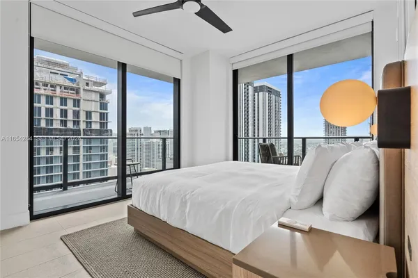 $6,800 | 601 Northeast 1st Avenue, Unit 2905, Miami, FL 33132