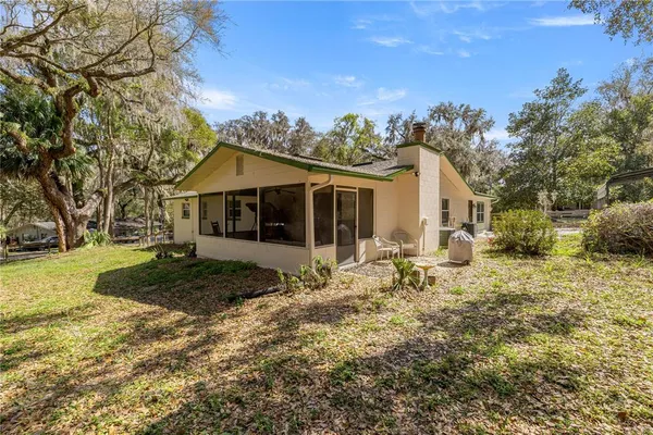 $374,900 | 5947 Ave C, McIntosh, FL 32667