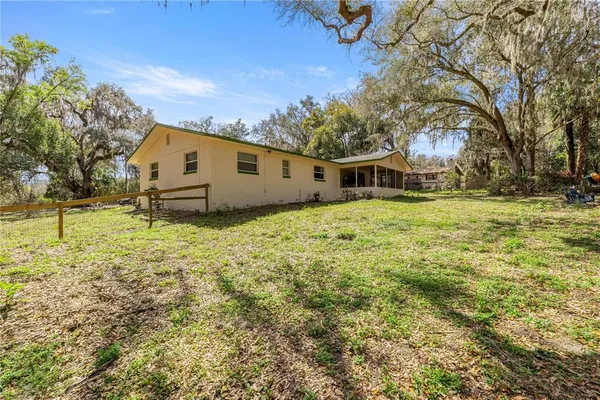 $374,900 | 5947 Ave C, McIntosh, FL 32667