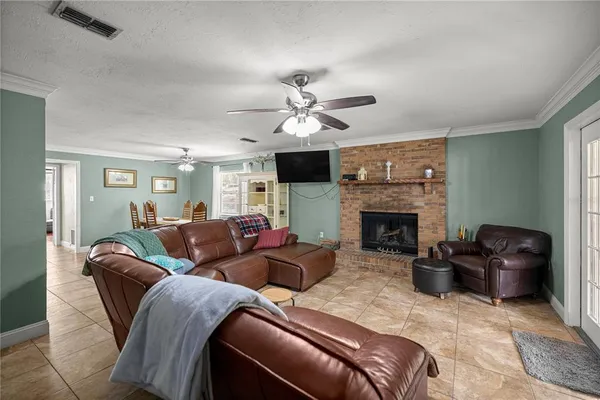 $374,900 | 5947 Ave C, McIntosh, FL 32667