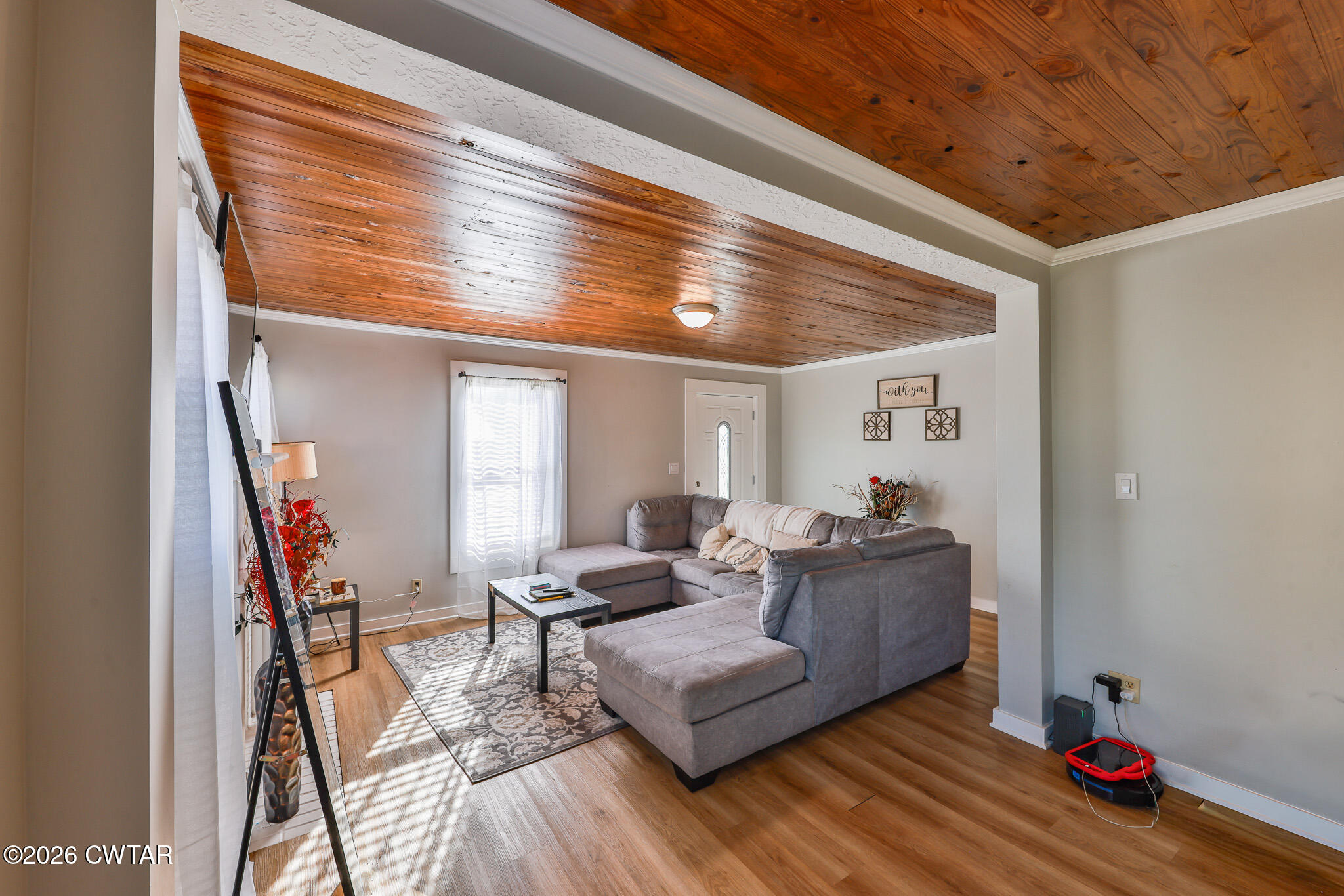 150 West Locust Street Dresden, TN 38225 - Photo 13 of 31 a living room with furniture and wooden floor