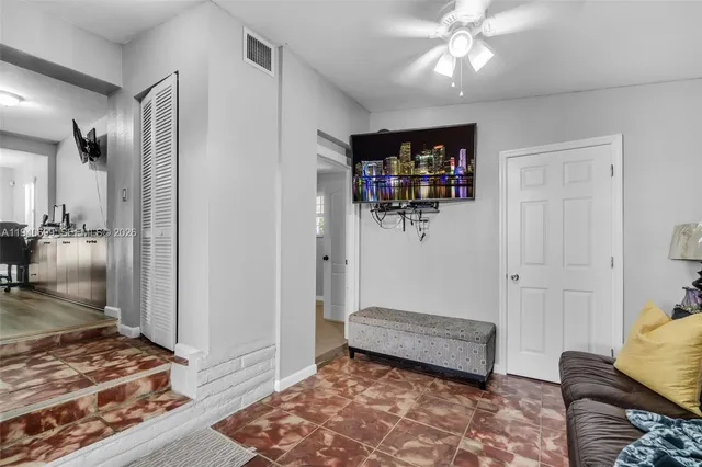 a view of livingroom with furniture