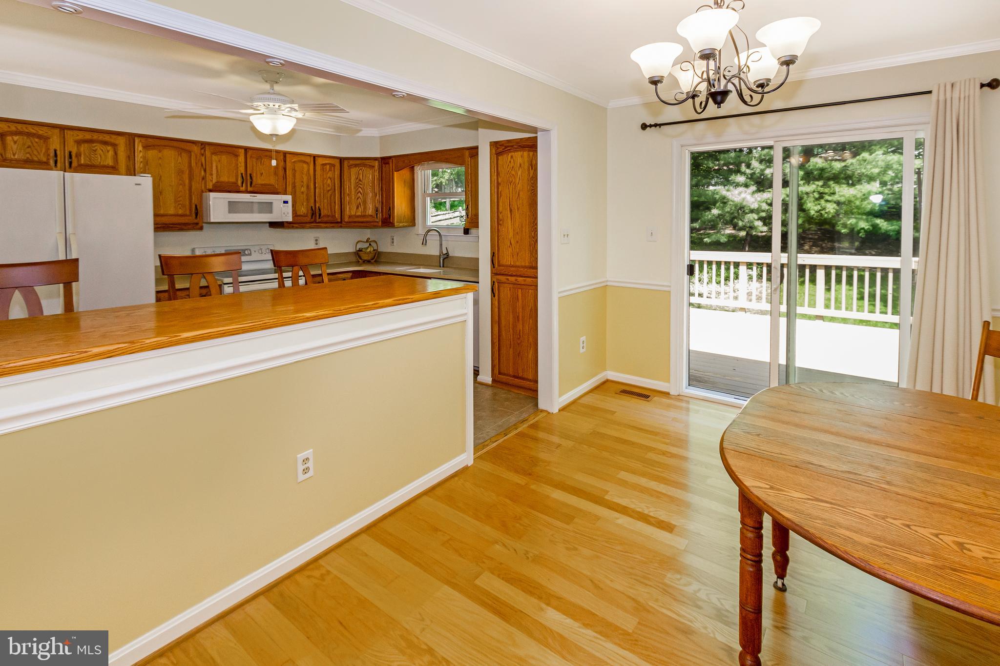 24405 Fossen Road Damascus, MD 20872 - Photo 8 of 40 Dining Area and Kitchen