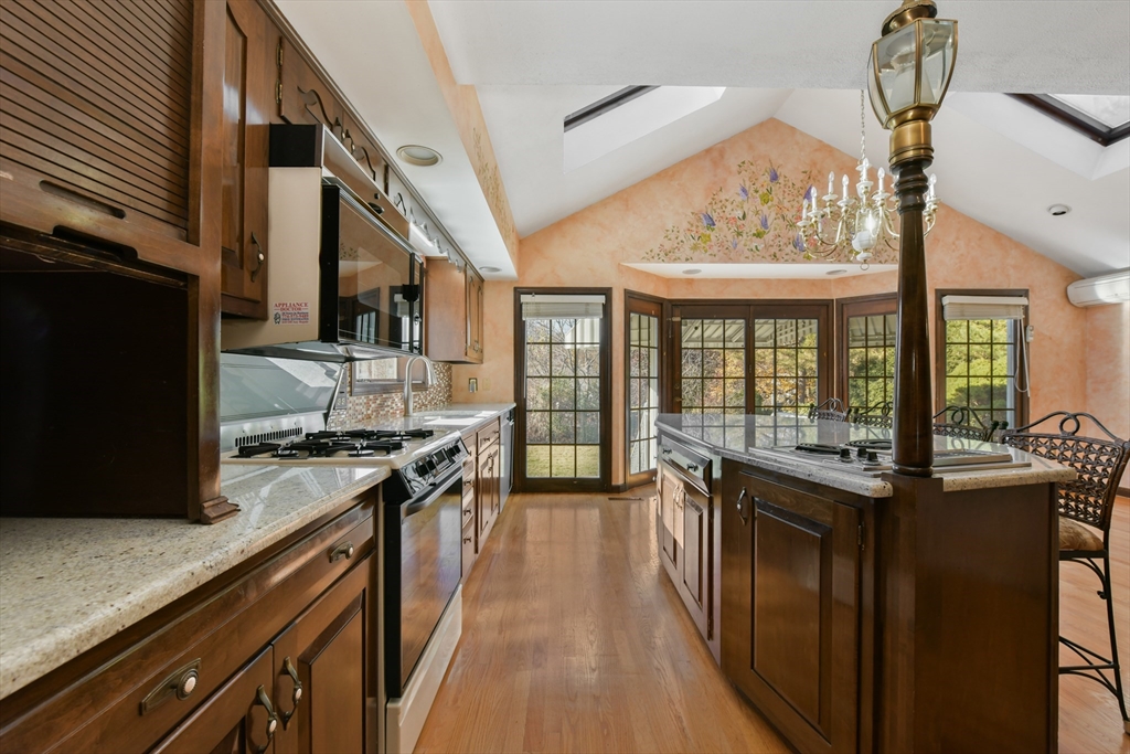 72 Stivaletta Drive Dedham, MA 02026 - Photo 16 of 38
