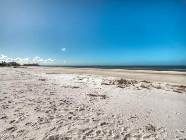 $775,000 | 130-132 Delmar Avenue, Fort Myers Beach, FL 33931